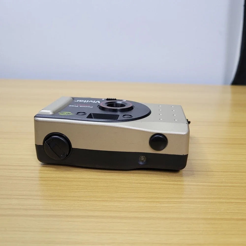 Vivitar PN2011 Focus Free Point & Shoot 35mm‎ Film Camera